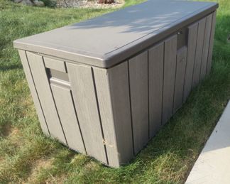 Part of Outdoor Set to hold pads