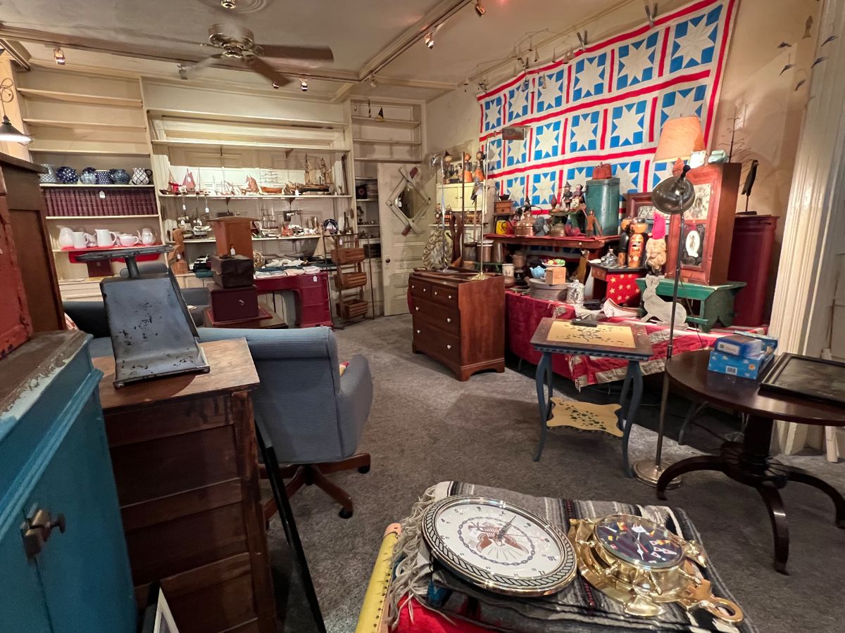 WELCOME... to the Collector’s Room