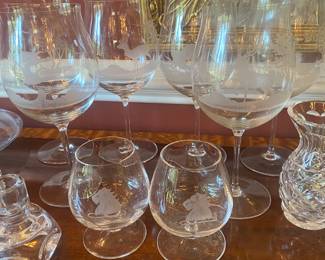 ANIMAL ETCHED BALLOON WINE GLASSES