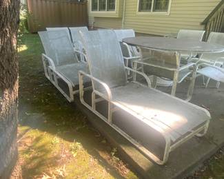BROWN JORDAN PATIO FURNITURE NEEDS A GOOD CLEANING