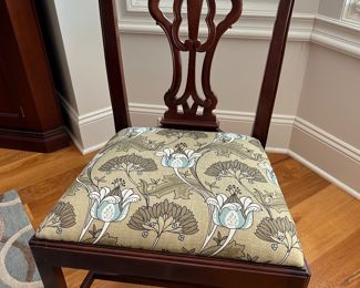 set of 6 Chippendale-style chairs by Wellington Hall