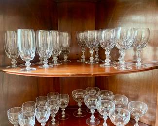 Manchester by Tiffin-Franciscan 32 pieces