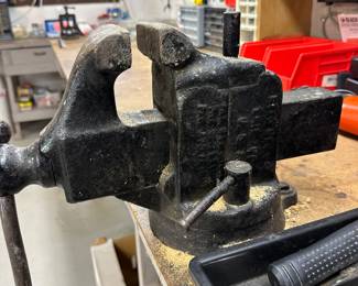 Old Vintage Vise