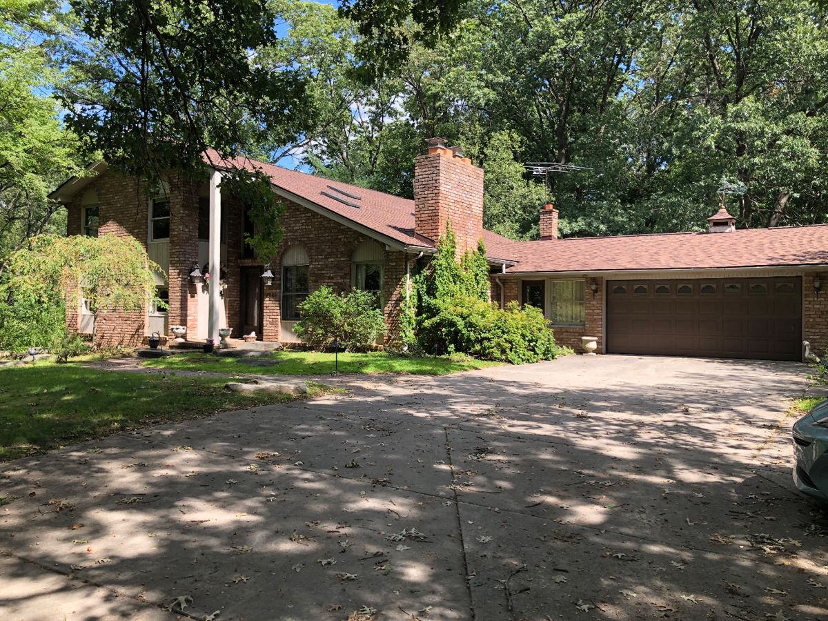 2900 Sq. ft home 4 bedrooms, 3 full baths on lots of property