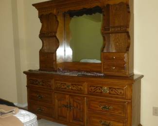 Solid Oak Dresser w/Hutch