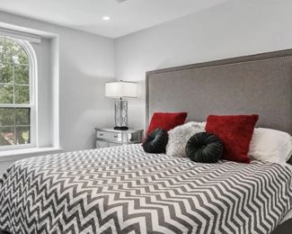 Weir's Furniture KING upholstered bed (Headboard/rails and footboard are upholstered)