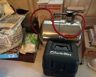 Air compressor/Turtle wax buffer 