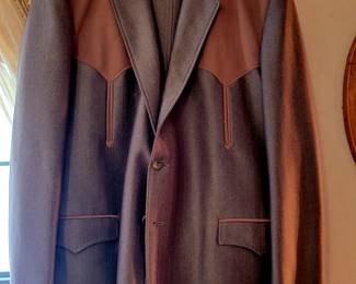 More great VINTAGE CLOTHING