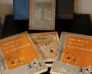 Vintage Girl Scout Brownie Scout Handbook