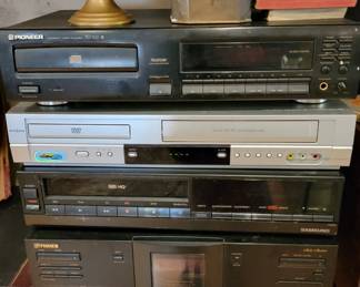 VCR/DVD Players