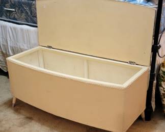 Vintage toy/quilt storage