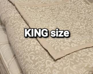 King Size Comforter w/Pillow Cases