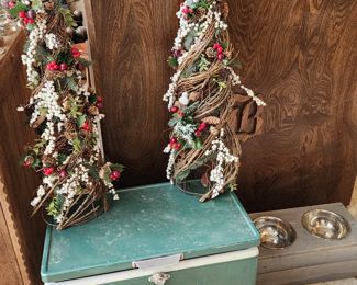 Vintage Coleman Ice Chest - 2 Christmas Trees - Dog Bowl