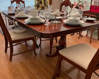 Mahogany dining table & chairs 