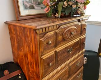Chest of drawers