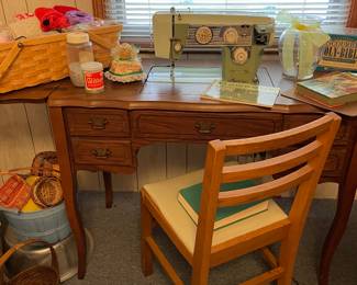 Domestic sewing machine