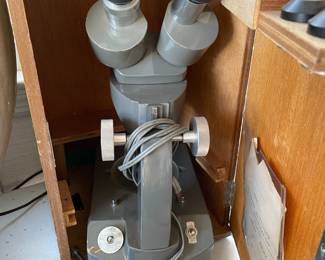 Jeweler's microscope