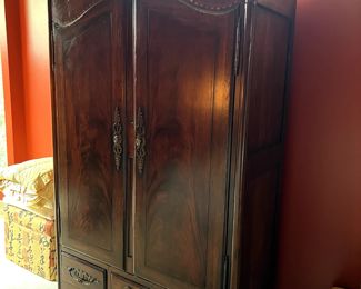 Massive Wardrobe that would look great in your house. Promise.