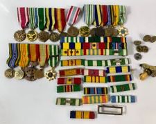 Vintage US Military Medals and Chest Pins
