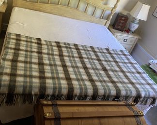 King Size Bed to Bedroom Set w Tempur Pedic Mattress