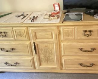 Stanley Long Dresser to King Size Bedroom Set
