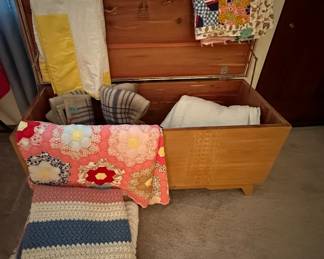 Lane Cedar Chest; Quilts; Afghans; Throw Blankets