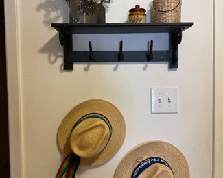 Wall hanging shelf with hookd