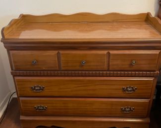 Maple chest of drawers.   Double as a chest of drawers or could be used for a changing table. Edge trim can be removed 