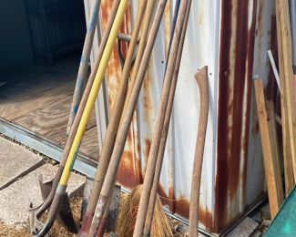 Miscellaneous shovels.  Priced to go!