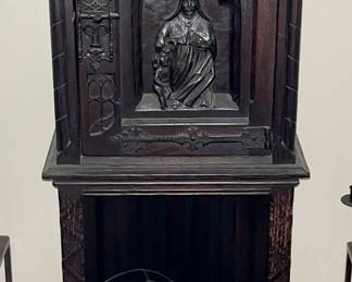 19th CENTURY ANTIQUE OAK RELIGIOUS CABINET