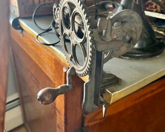 ANTIQUE CAST IRON APPLE PEELER