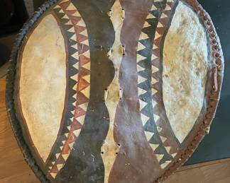 PAINTED ANIMAL HIDE SHIELD