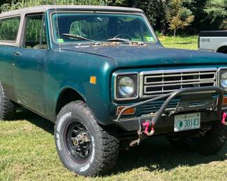 1977 SCOUT - NEW RADIATOR, 4" LIFT, 40" MUDDERS, LOTS OF NEW PARTS...INCLUDES BRAND NEW WINCH STILL IN BOX, NEW CARPET IN BOX, NEW DISTRIBUTOR CAP, PLUGS & WIRES, AND MORE...GOOD RUNNING ORDER