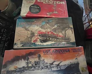 VINTAGE ERECTOR SET AND MODELS