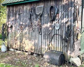 VARIETY OF COUNTRY ANTIQUES