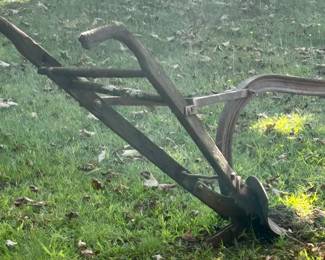 ANTIQUE FARMING PLOW IMPLEMENT