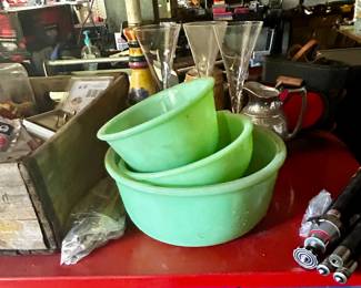 VINTAGE JADEITE MIXING BOWLS