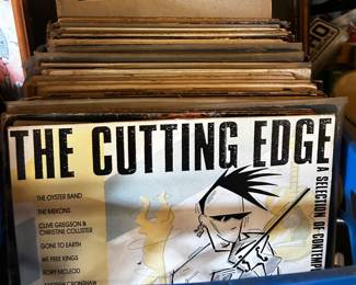 COLLECTION OF VINTAGE RECORDS / VINYLS