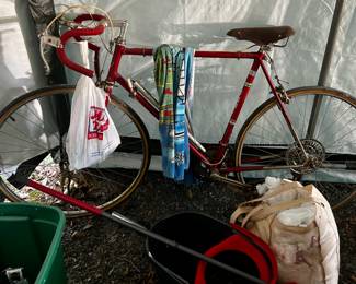 VINTAGE FUJI MAN’S BICYCLE