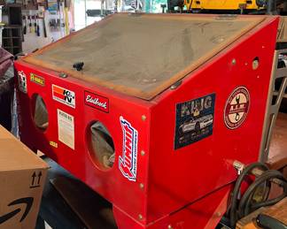 SANDBLASTING CABINET