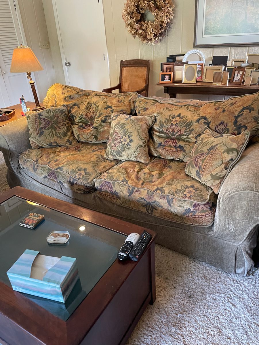 Darling Yuba City Estate Sale starts on 11/10/2023