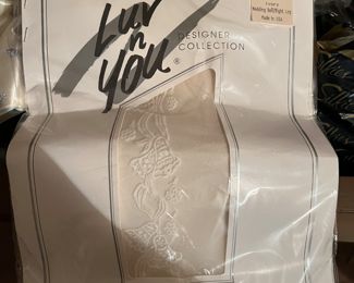 Vintage Hosiery - Marvelous In McKinney Estate Sale www.contemporarycurrent.com