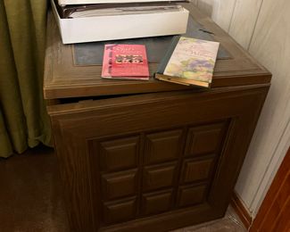 Mid Century Modern Cube side table - Marvelous In McKinney Estate Sale www.contemporarycurrent.com