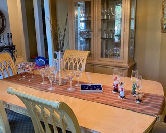 Lovely display/china cabinet, table with 6 chairs and a side buffet, all in wonderful condition, made by Universal Furniture Company, High Point, NC , 25% discount if purchased as a set of three pieces , a saving of $830. Contact us for further information 