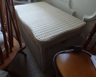Wicker chest