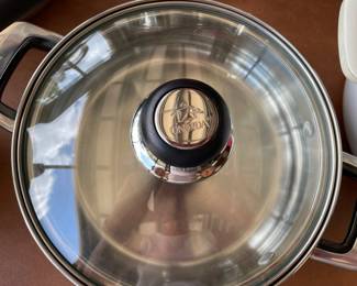 Lots is Pots and Pans in Great Shape!