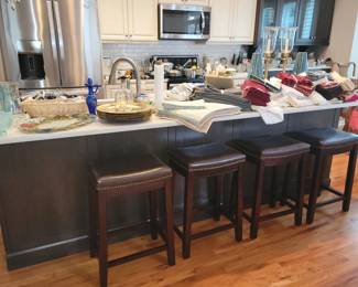 Saddle type bar stools