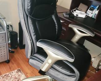Nice Serta office chair