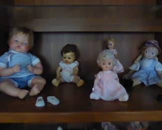 Vintage 1950 dolls including Tiny Tears and Thumbelina