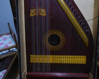 Hawaiian mandolin harp (A.R. Yendrick)